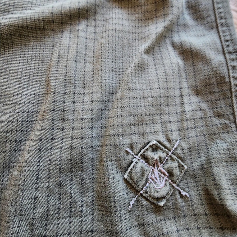 Vtg Volcom Skate Shorts Grid Embroidered Logo Y2K streetwear Skatercore cargo - Picture 6 of 11